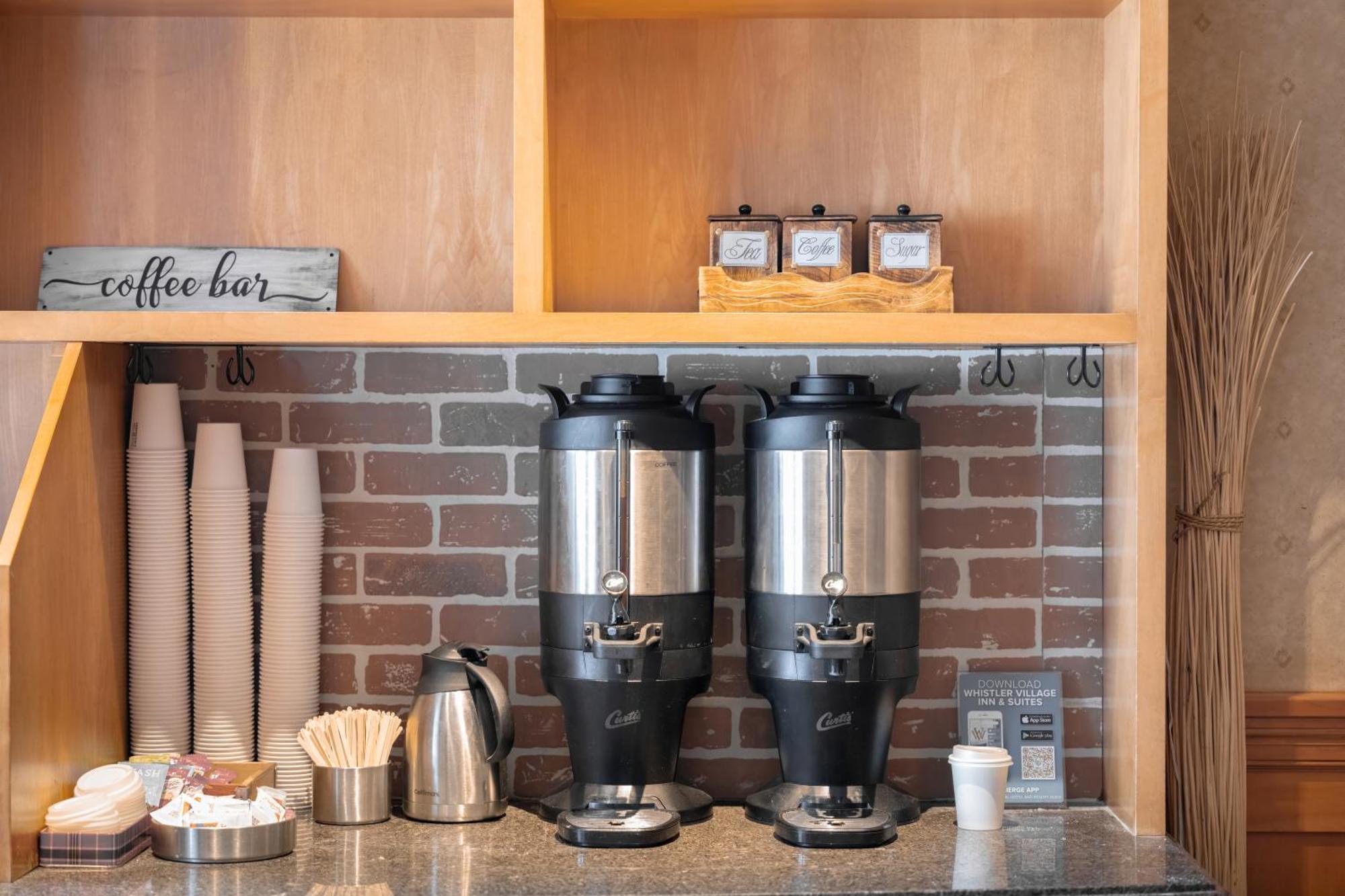 Whistler Village Inn & Suites Bagian luar foto